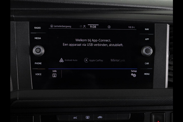 Volkswagen Transporter 2.0 TDI L2H1 28 Comfortline 110PK | Navigatie | Multifunctioneel stuurwiel | Trekhaak | Inrichting |