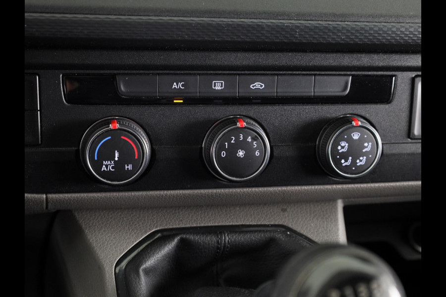 Volkswagen Transporter 2.0 TDI L2H1 28 Comfortline 110PK | Navigatie | Multifunctioneel stuurwiel | Trekhaak | Inrichting |