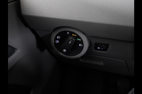 Volkswagen Transporter 2.0 TDI L2H1 28 Comfortline 110PK | Navigatie | Multifunctioneel stuurwiel | Trekhaak | Inrichting |