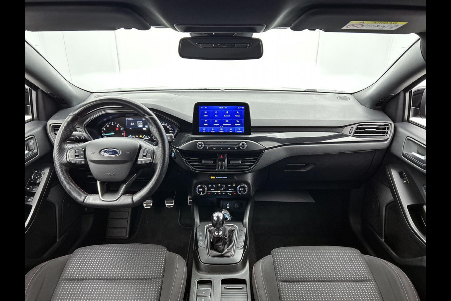 Ford Focus 1.0 EcoBoost ST Line Business (STUUR-/STOELVERWARMING, CAMERA, CARPLAY, PDC, CLIMA, NAVI, GOED ONDERHOUDEN)
