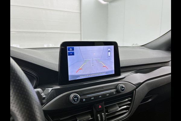 Ford Focus 1.0 EcoBoost ST Line Business (STUUR-/STOELVERWARMING, CAMERA, CARPLAY, PDC, CLIMA, NAVI, GOED ONDERHOUDEN)
