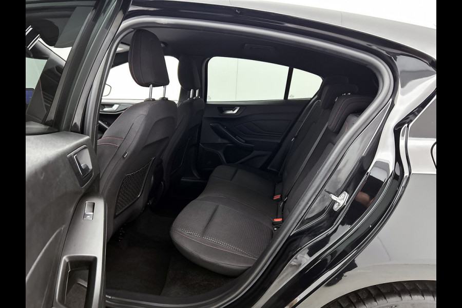 Ford Focus 1.0 EcoBoost ST Line Business (STUUR-/STOELVERWARMING, CAMERA, CARPLAY, PDC, CLIMA, NAVI, GOED ONDERHOUDEN)