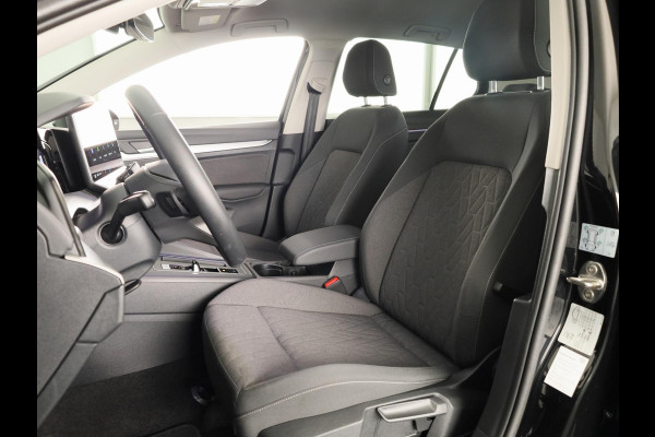 Volkswagen Golf 1.5 eHybrid Life Edition 204 pk Automaat (DSG) | Verlengde garantie | Navigatie via App | Parkeersensoren (Park assist) | Achteruitrijcamera | Stoelverwarming |