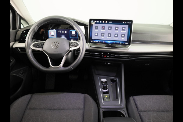Volkswagen Golf 1.5 eHybrid Life Edition 204 pk Automaat (DSG) | Verlengde garantie | Navigatie via App | Parkeersensoren (Park assist) | Achteruitrijcamera | Stoelverwarming |
