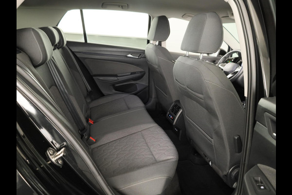 Volkswagen Golf 1.5 eHybrid Life Edition 204 pk Automaat (DSG) | Verlengde garantie | Navigatie via App | Parkeersensoren (Park assist) | Achteruitrijcamera | Stoelverwarming |