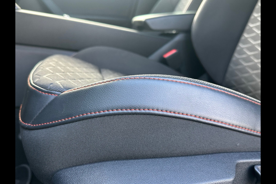 Seat Leon Sportstourer 1.0 eTSI FR Business Intense Virtual|Sfeer|Camer