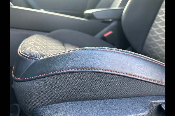 Seat Leon Sportstourer 1.0 eTSI FR Business Intense Virtual|Sfeer|Camer