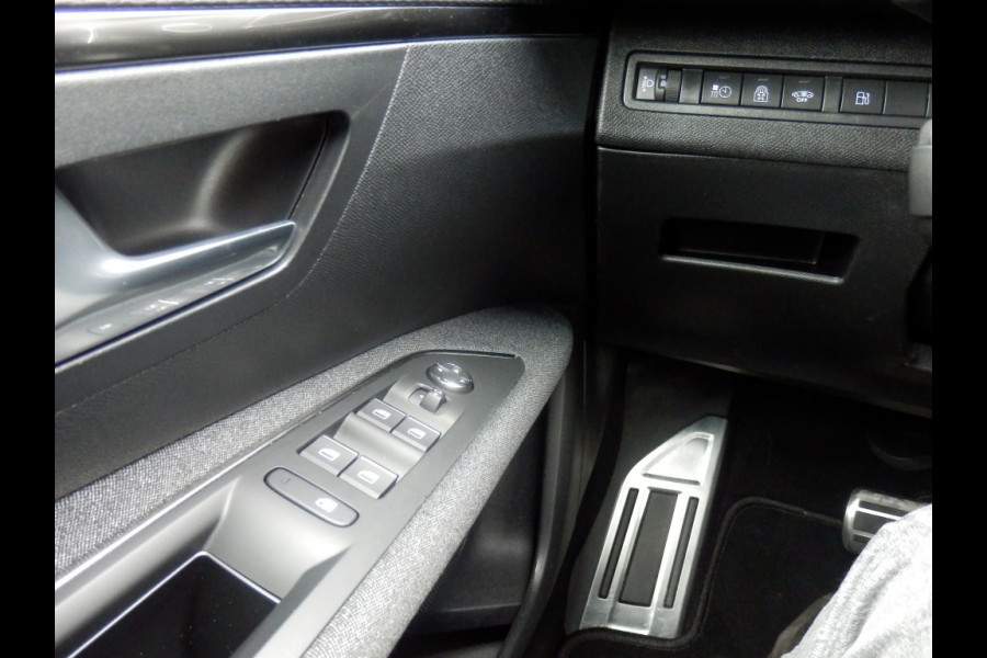 Peugeot 3008 HYbrid | GT-Line | Automaat | Sportpakket | 18" |