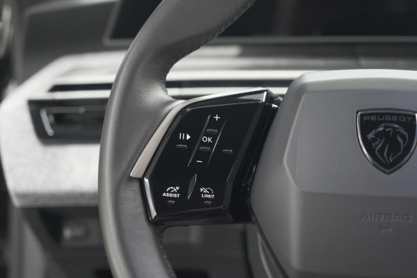 Peugeot 5008 1.2 Hybrid 136 Allure | 7 Zitplaatsen | Camera | Stoelverwarming | Navigatie