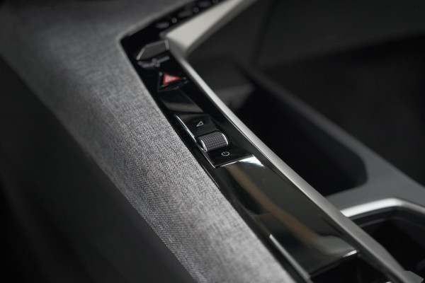 Peugeot 5008 1.2 Hybrid 136 Allure | 7 Zitplaatsen | Camera | Stoelverwarming | Navigatie