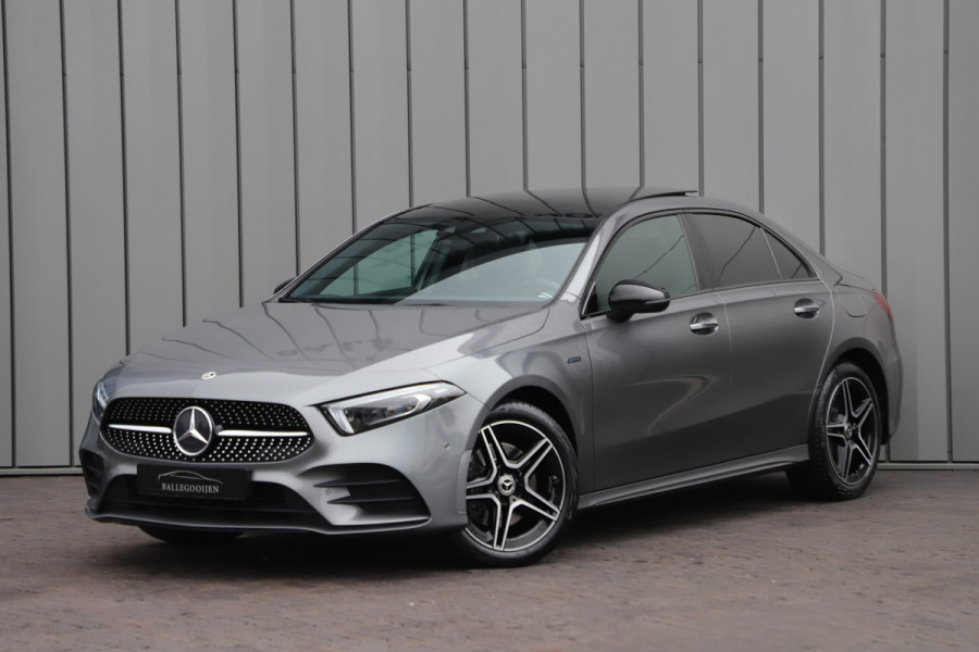 Mercedes-Benz A-Klasse 250e Sedan AMG | 218PK | Pano | Keyless-go | Sfeerverlichting | Memory | Multibeam | Standkachel | Widescreen | NL-Auto | 2021.