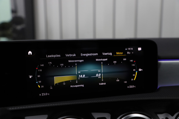 Mercedes-Benz A-Klasse 250e Sedan AMG | 218PK | Pano | Keyless-go | Sfeerverlichting | Memory | Multibeam | Standkachel | Widescreen | NL-Auto | 2021.