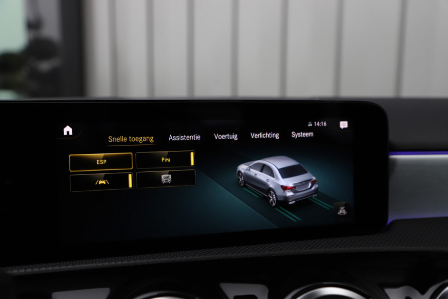 Mercedes-Benz A-Klasse 250e Sedan AMG | 218PK | Pano | Keyless-go | Sfeerverlichting | Memory | Multibeam | Standkachel | Widescreen | NL-Auto | 2021.