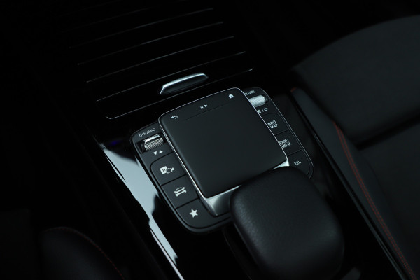 Mercedes-Benz A-Klasse 250e Sedan AMG | 218PK | Pano | Keyless-go | Sfeerverlichting | Memory | Multibeam | Standkachel | Widescreen | NL-Auto | 2021.