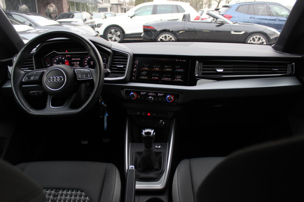 Audi A1 Sportback 25 TFSI epic / Navigatie / Parkeerhulp V+A / 18'' / Stoelverwarming / ACC / Getint glas
