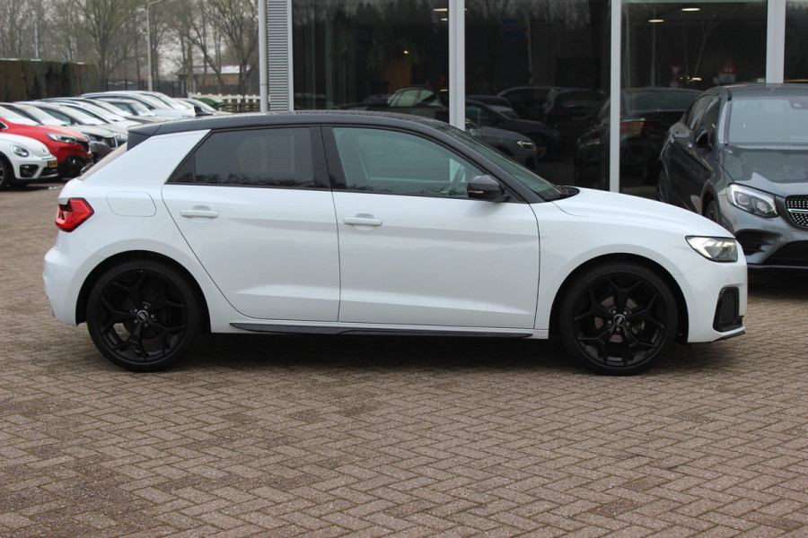 Audi A1 Sportback 25 TFSI epic / Navigatie / Parkeerhulp V+A / 18'' / Stoelverwarming / ACC / Getint glas