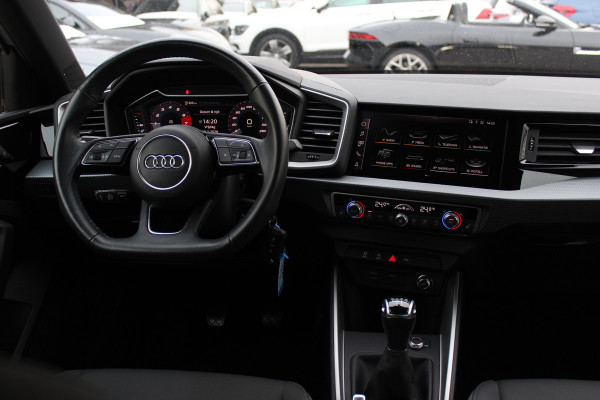 Audi A1 Sportback 25 TFSI epic / Navigatie / Parkeerhulp V+A / 18'' / Stoelverwarming / ACC / Getint glas