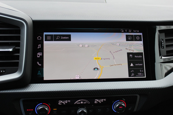 Audi A1 Sportback 25 TFSI epic / Navigatie / Parkeerhulp V+A / 18'' / Stoelverwarming / ACC / Getint glas