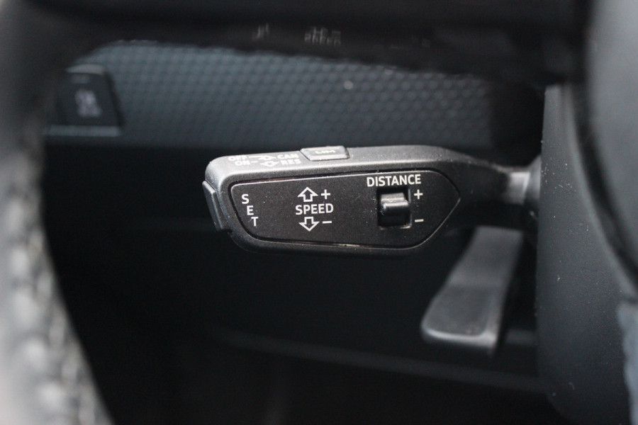 Audi A1 Sportback 25 TFSI epic / Navigatie / Parkeerhulp V+A / 18'' / Stoelverwarming / ACC / Getint glas