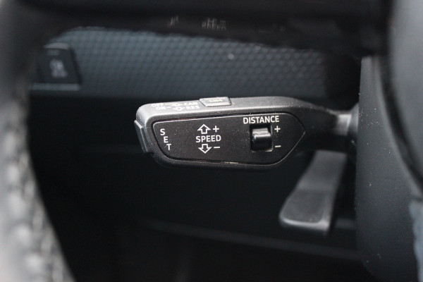 Audi A1 Sportback 25 TFSI epic / Navigatie / Parkeerhulp V+A / 18'' / Stoelverwarming / ACC / Getint glas