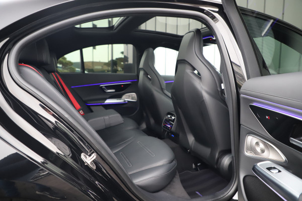 Mercedes-Benz E-Klasse AMG 53 4MATIC+ | 612PK | Achterasbesturing | Hyperscreen | Carbon | Head-up | Adapt. onderstel | Burmester 4D | Keyless-go | Dig