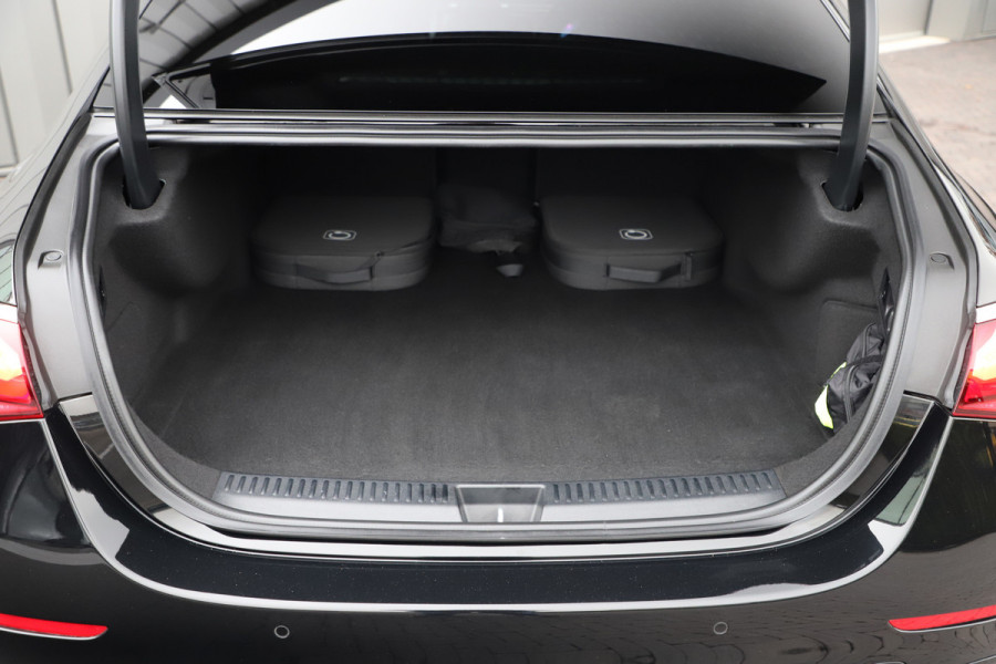 Mercedes-Benz E-Klasse AMG 53 4MATIC+ | 612PK | Achterasbesturing | Hyperscreen | Carbon | Head-up | Adapt. onderstel | Burmester 4D | Keyless-go | Dig