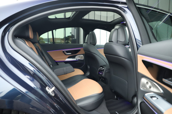 Mercedes-Benz E-Klasse AMG 53 4MATIC+ | 612PK | Achterasbesturing | Massage | Hyperscreen | Head-up | Adapt. onderstel | Keyless-go | Burmester 4D | Di