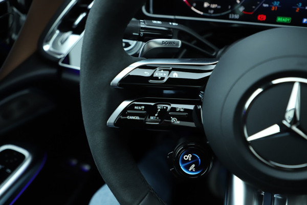 Mercedes-Benz E-Klasse AMG 53 4MATIC+ | 612PK | Achterasbesturing | Massage | Hyperscreen | Head-up | Adapt. onderstel | Keyless-go | Burmester 4D | Di