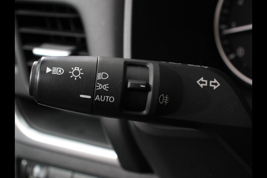 Nissan QASHQAI 1.3 MHEV Xtronic Acenta Navigatie Apple Carplay/Andoid Auto Parkeersensor achter Camera Adaptive Cruise Control Blind Spot Assist Stuur- en stoelverwarming Ledverlichting Climatronic