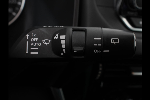 Nissan QASHQAI 1.3 MHEV Xtronic Acenta Navigatie Apple Carplay/Andoid Auto Parkeersensor achter Camera Adaptive Cruise Control Blind Spot Assist Stuur- en stoelverwarming Ledverlichting Climatronic