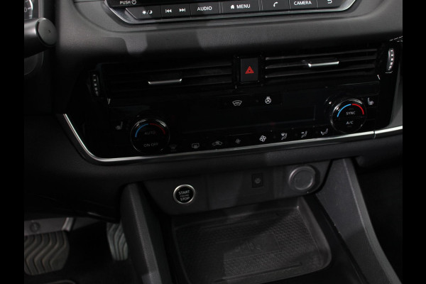 Nissan QASHQAI 1.3 MHEV Xtronic Acenta Navigatie Apple Carplay/Andoid Auto Parkeersensor achter Camera Adaptive Cruise Control Blind Spot Assist Stuur- en stoelverwarming Ledverlichting Climatronic