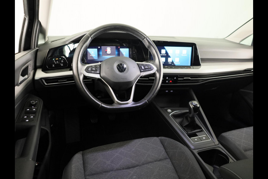 Volkswagen Golf 1.0 TSI Life 110 pk | Navigatie | Parkeersensoren | Adaptieve cruise control | LED koplampen | Apple Carplay/Android Auto |
