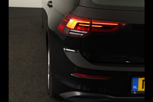 Volkswagen Golf 1.0 TSI Life 110 pk | Navigatie | Parkeersensoren | Adaptieve cruise control | LED koplampen | Apple Carplay/Android Auto |