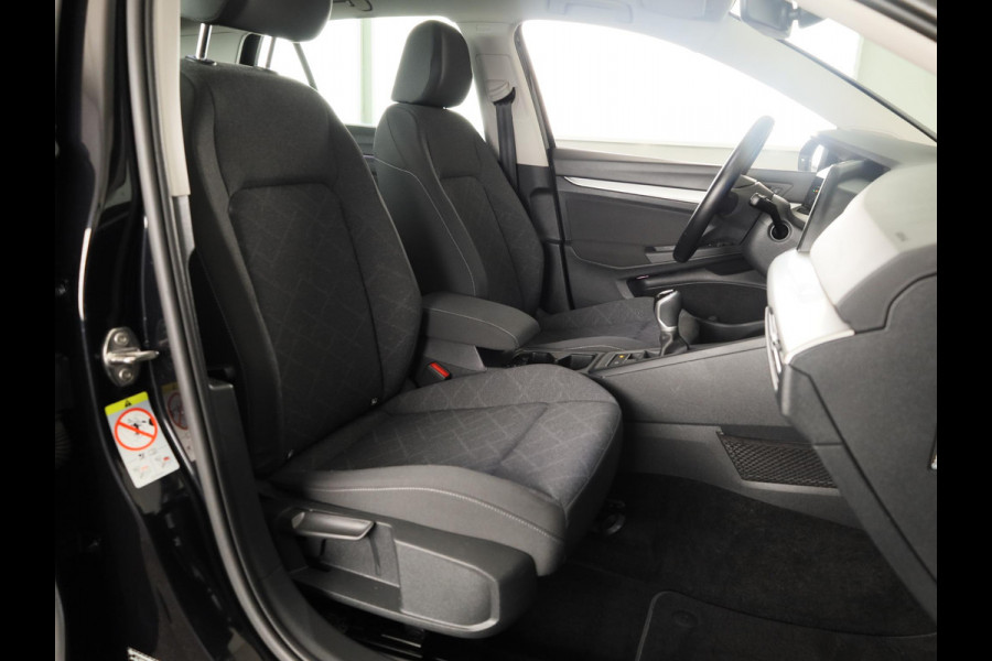 Volkswagen Golf 1.0 TSI Life 110 pk | Navigatie | Parkeersensoren | Adaptieve cruise control | LED koplampen | Apple Carplay/Android Auto |