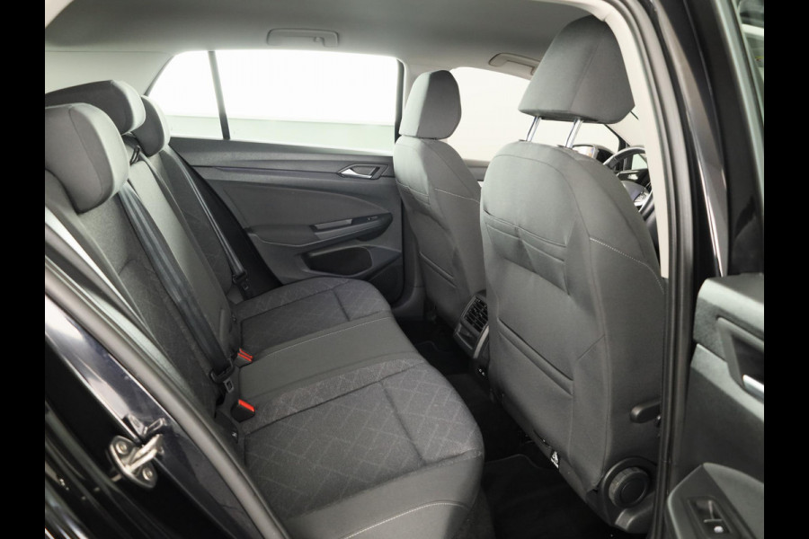 Volkswagen Golf 1.0 TSI Life 110 pk | Navigatie | Parkeersensoren | Adaptieve cruise control | LED koplampen | Apple Carplay/Android Auto |