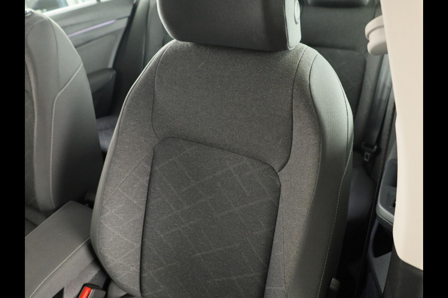 Volkswagen Golf 1.0 TSI Life 110 pk | Navigatie | Parkeersensoren | Adaptieve cruise control | LED koplampen | Apple Carplay/Android Auto |