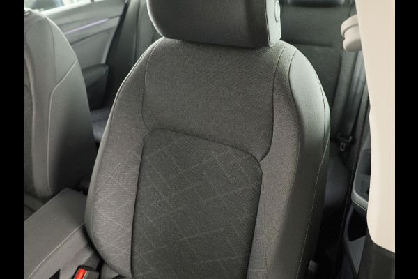 Volkswagen Golf 1.0 TSI Life 110 pk | Navigatie | Parkeersensoren | Adaptieve cruise control | LED koplampen | Apple Carplay/Android Auto |