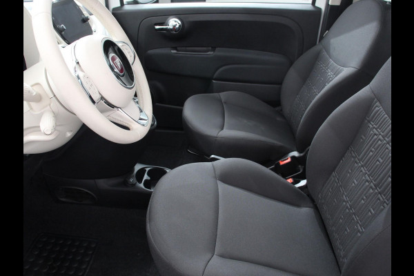 Fiat 500 1.0 Hybrid Dolcevita | Panorama dak | Climate Control | Cruise Control | Navigatie | Apple Carplay/Android Auto | Dab | Digitale Cockpit | Parkeer Sensoren | Lichtmetalen Velgen 16"  | Led
