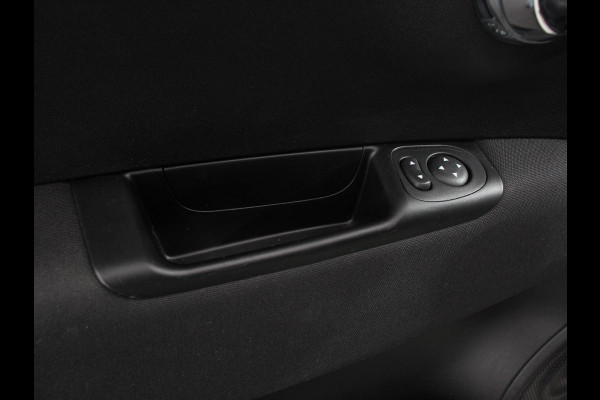 Fiat 500 1.0 Hybrid Dolcevita | Panorama dak | Climate Control | Cruise Control | Navigatie | Apple Carplay/Android Auto | Dab | Digitale Cockpit | Parkeer Sensoren | Lichtmetalen Velgen 16"  | Led