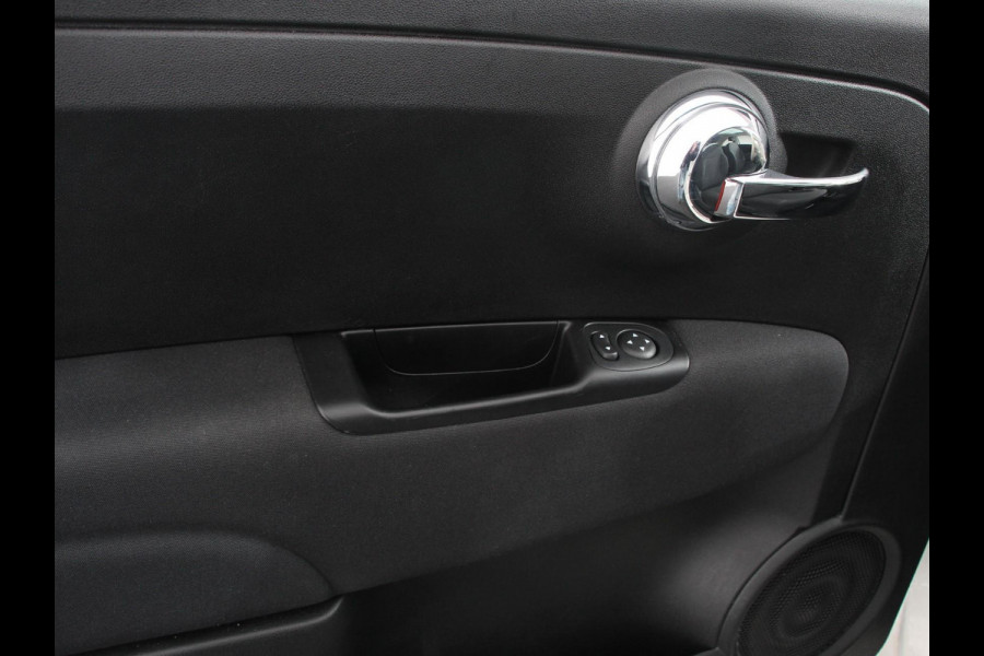 Fiat 500 1.0 Hybrid Dolcevita | Panorama dak | Climate Control | Cruise Control | Navigatie | Apple Carplay/Android Auto | Dab | Digitale Cockpit | Parkeer Sensoren | Lichtmetalen Velgen 16"  | Led