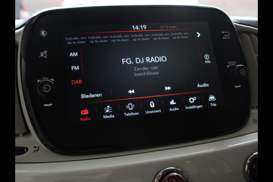 Fiat 500 1.0 Hybrid Dolcevita | Panorama dak | Climate Control | Cruise Control | Navigatie | Apple Carplay/Android Auto | Dab | Digitale Cockpit | Parkeer Sensoren | Lichtmetalen Velgen 16"  | Led