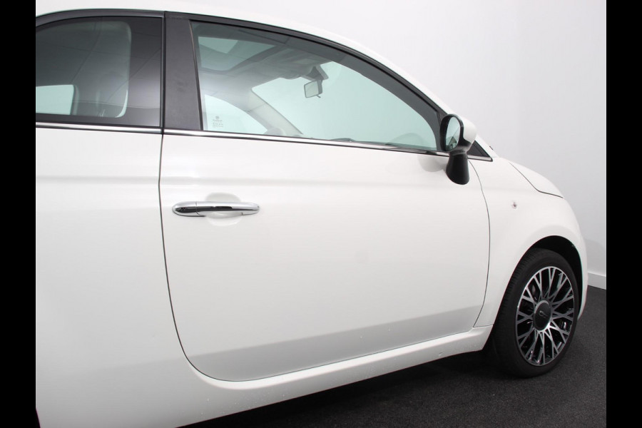 Fiat 500 1.0 Hybrid Dolcevita | Panorama dak | Climate Control | Cruise Control | Navigatie | Apple Carplay/Android Auto | Dab | Digitale Cockpit | Parkeer Sensoren | Lichtmetalen Velgen 16"  | Led