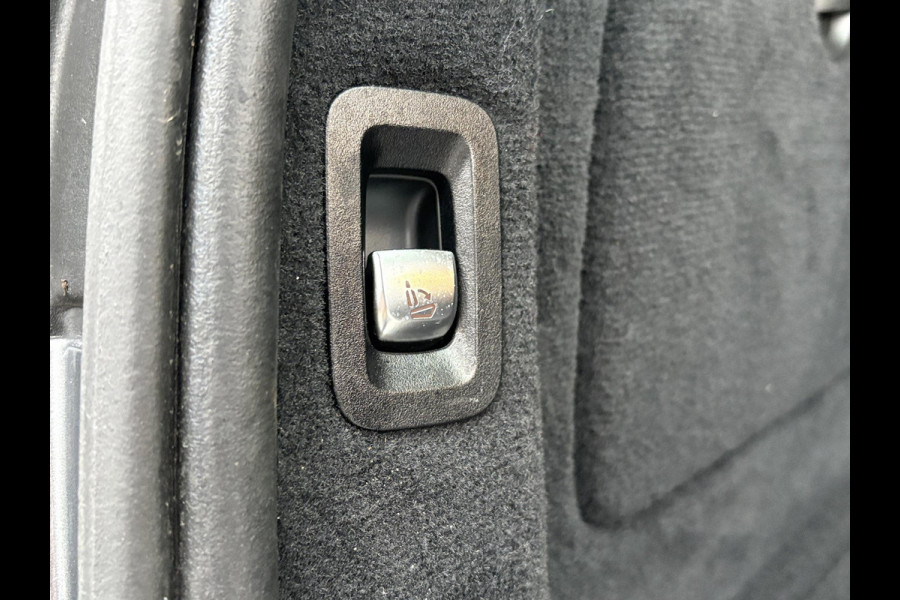 Mercedes-Benz C-Klasse Estate 300 e Avantgarde 320pk PHEV | Trekhaak | Adaptive cruise control | Stoelverwarming | Dodehoeksensoren | Elektrische stoelen met geheugenfunctie | Head up Display |