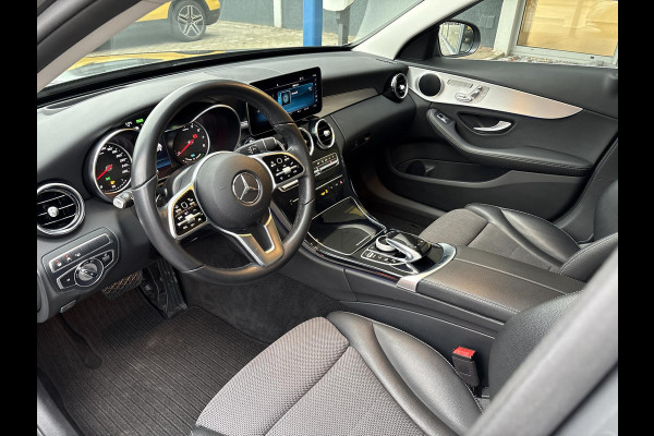 Mercedes-Benz C-Klasse Estate 300 e Avantgarde 320pk PHEV | Trekhaak | Adaptive cruise control | Stoelverwarming | Dodehoeksensoren | Elektrische stoelen met geheugenfunctie | Head up Display |