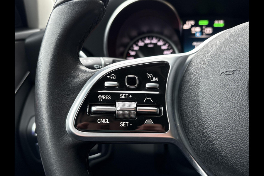 Mercedes-Benz C-Klasse Estate 300 e Avantgarde 320pk PHEV | Trekhaak | Adaptive cruise control | Stoelverwarming | Dodehoeksensoren | Elektrische stoelen met geheugenfunctie | Head up Display |