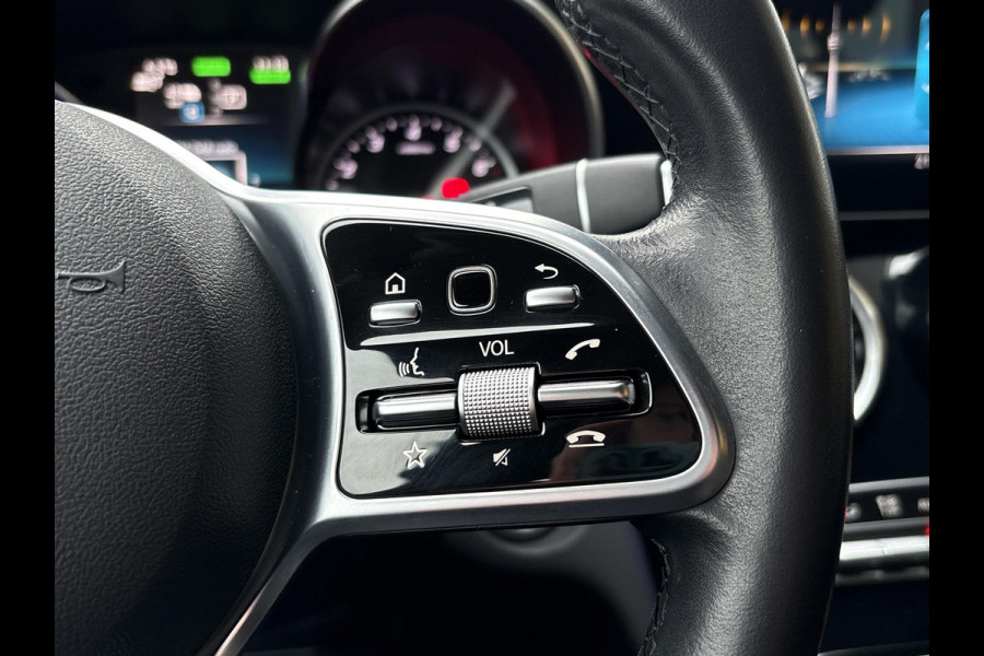 Mercedes-Benz C-Klasse Estate 300 e Avantgarde 320pk PHEV | Trekhaak | Adaptive cruise control | Stoelverwarming | Dodehoeksensoren | Elektrische stoelen met geheugenfunctie | Head up Display |