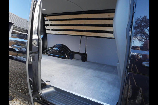 Volkswagen Transporter 2.0 TDI 110PK, L2H1, Airco