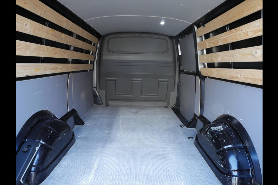 Volkswagen Transporter 2.0 TDI 110PK, L2H1, Airco