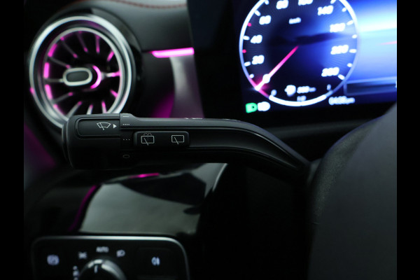 Mercedes-Benz CLA-Klasse Shooting Brake 180 AMG Sportpakket | Keyless Go | Sfeerverlichting | Car Play | Stoelverwarming | Parkeerpakket met Camera | Inclusief 24 maanden Mercedes-Benz Certified garantie voor Europa.