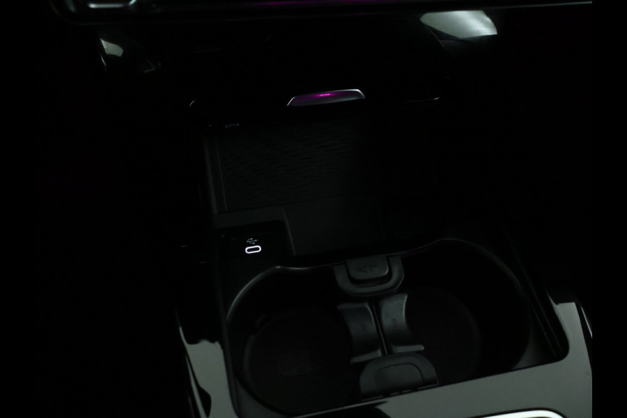 Mercedes-Benz CLA-Klasse Shooting Brake 180 AMG Sportpakket | Keyless Go | Sfeerverlichting | Car Play | Stoelverwarming | Parkeerpakket met Camera | Inclusief 24 maanden Mercedes-Benz Certified garantie voor Europa.